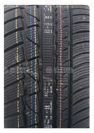 LingLong Green-Max Winter UHP 235/45 R18 98V