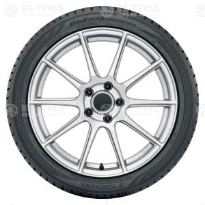 Yokohama BluEarth Winter V906 205/55 R16 94V